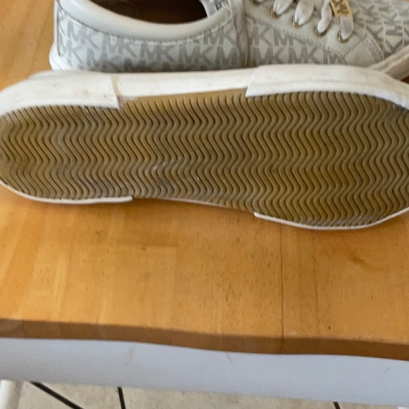 Michael Kors Sneakers - Picture 7 of 8